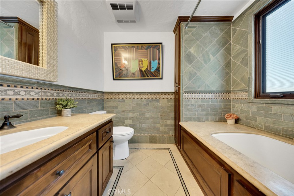 2300 Villa Heights Property Photo 46