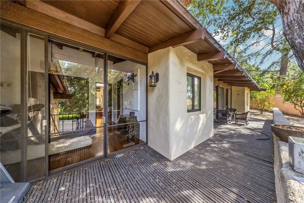 2300 Villa Heights Property Photo 49