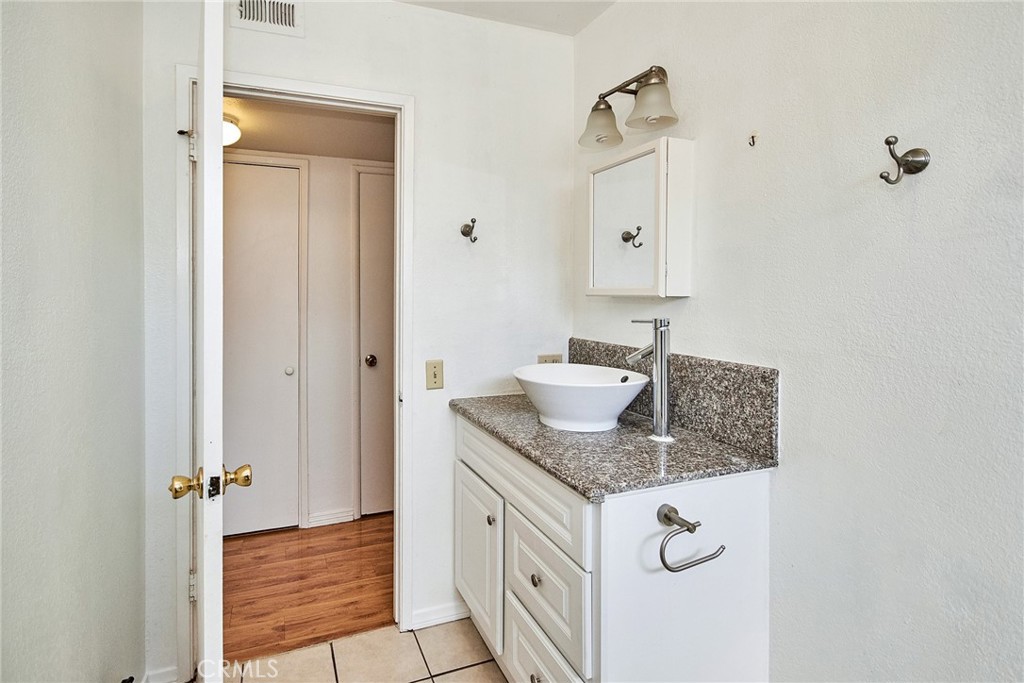 11829 Ferris Road C Property Photo 15