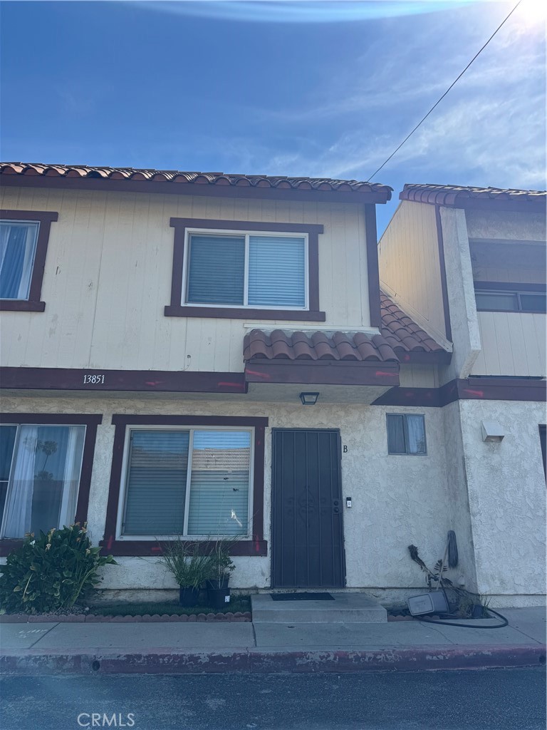 13851 Los Angeles B Property Photo 1