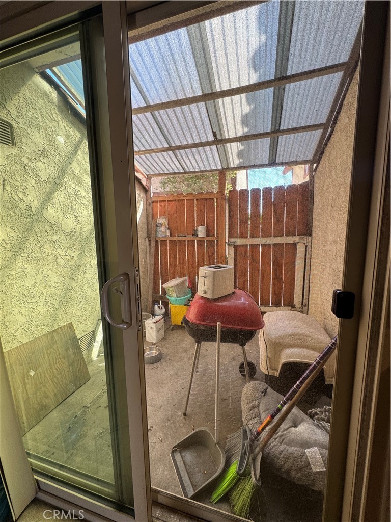 13851 Los Angeles B Property Photo 3