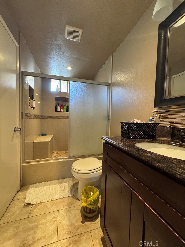 13851 Los Angeles B Property Photo 8