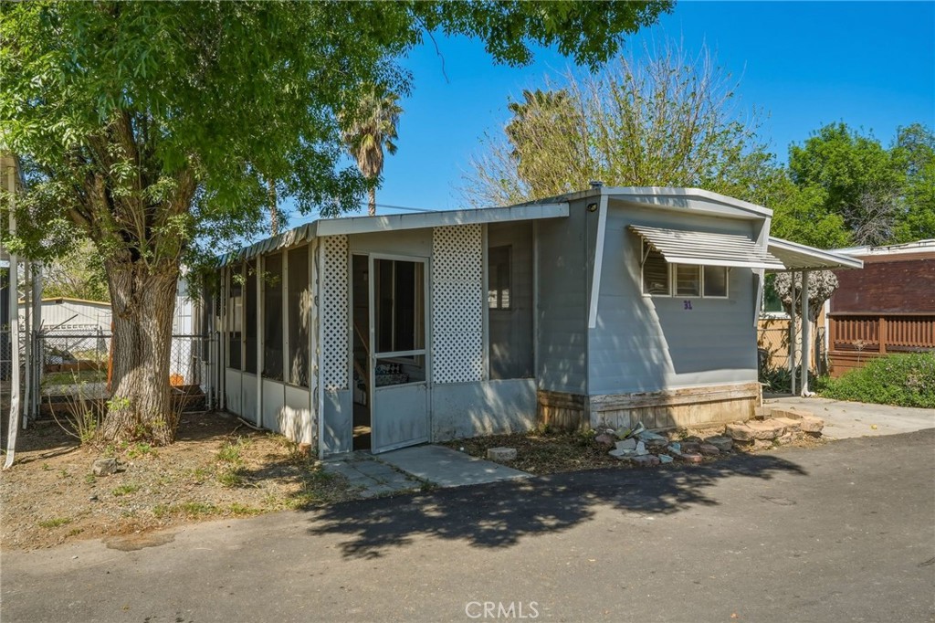 2150 S San Jacinto Avenue 31 Property Photo 3