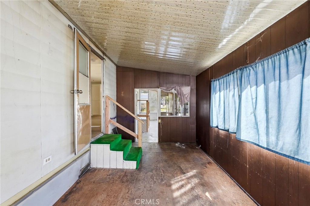 2150 S San Jacinto Avenue 31 Property Photo 6