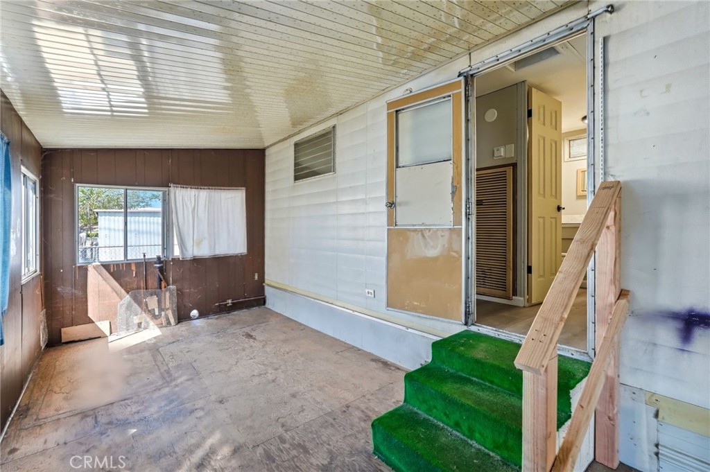 2150 S San Jacinto Avenue 31 Property Photo 7