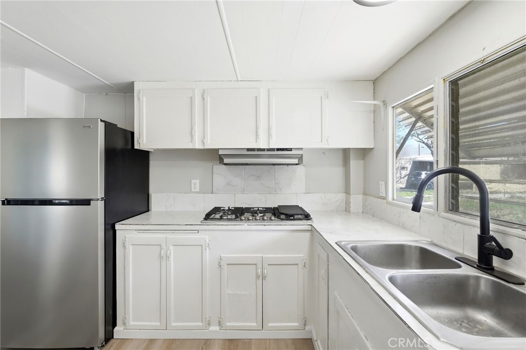 2150 S San Jacinto Avenue 31 Property Photo 15