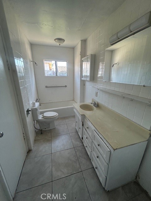 156 W 84th Property Photo 10