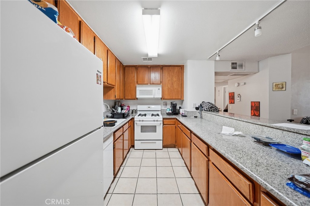 7640 Oso 318 Property Photo 12