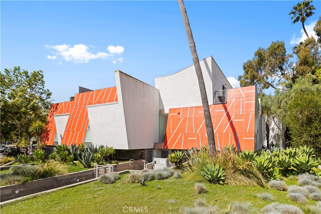 719 Venice Boulevard Property Photo 3