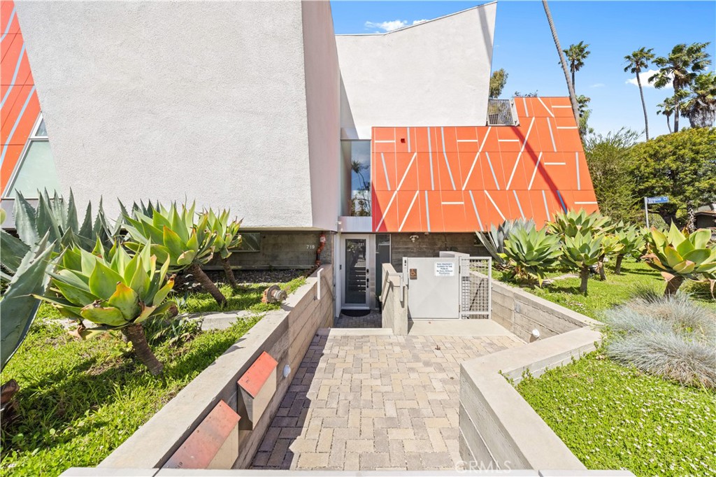 719 Venice Boulevard Property Photo 4