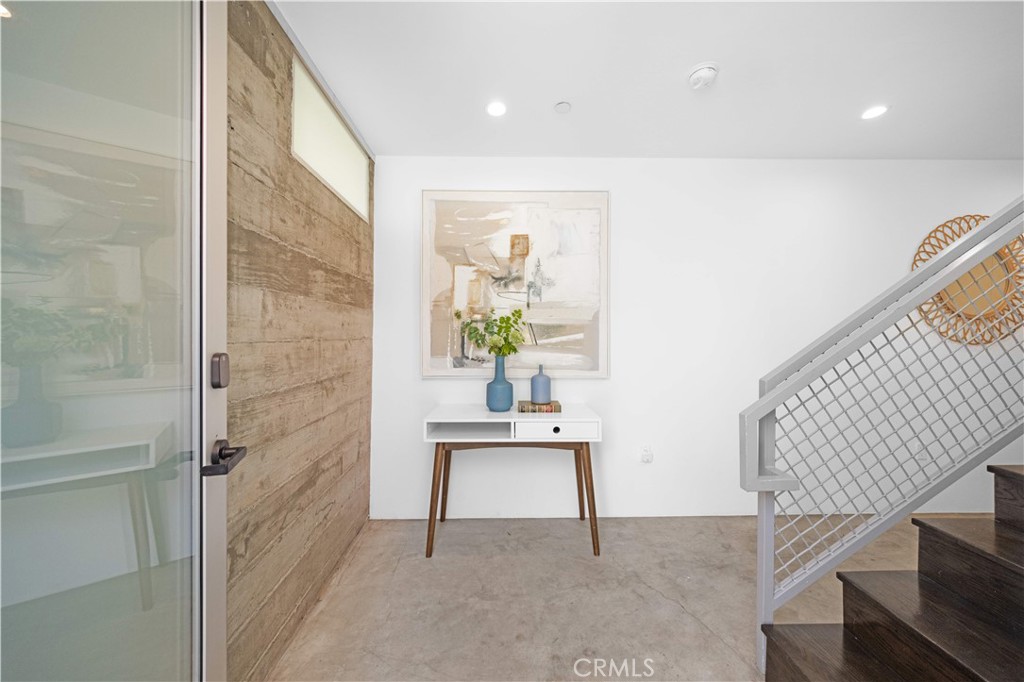719 Venice Boulevard Property Photo 6