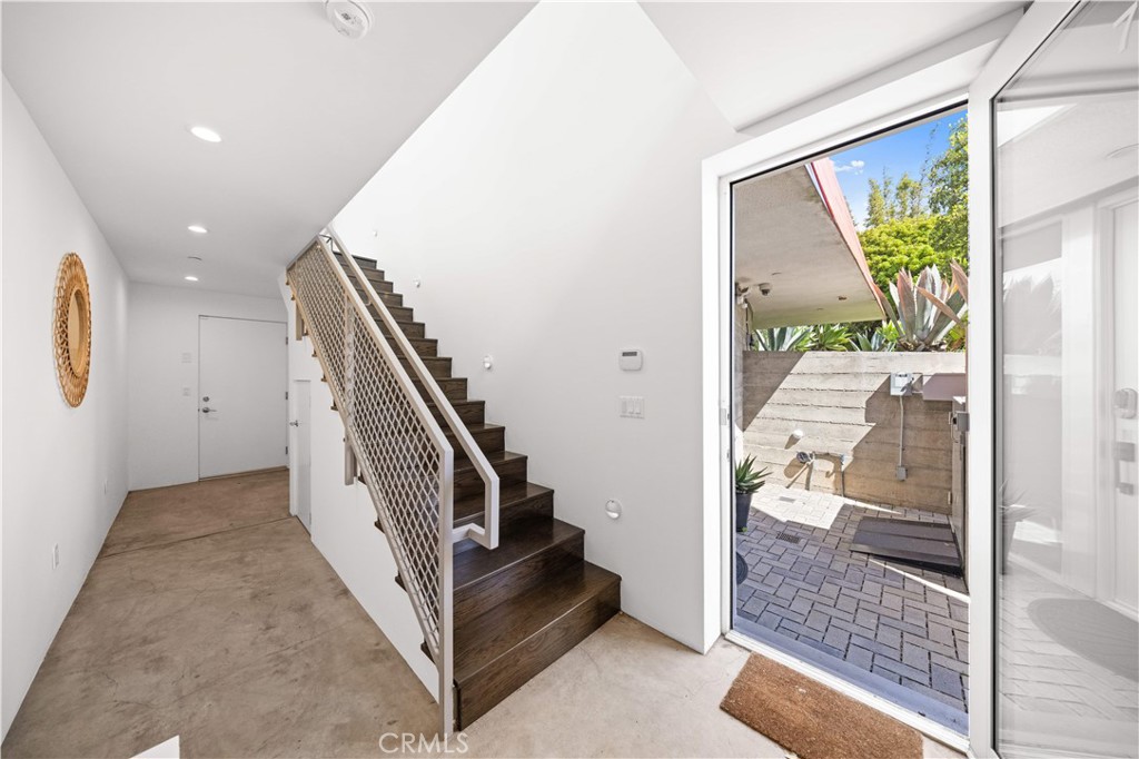 719 Venice Boulevard Property Photo 7