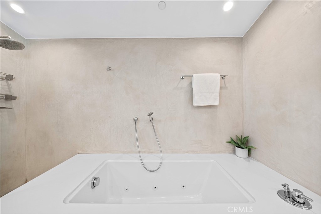 719 Venice Boulevard Property Photo 38