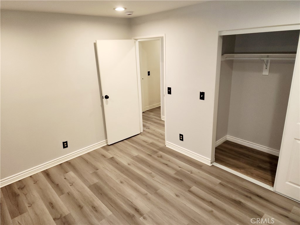 323 W 47th Property Photo 9