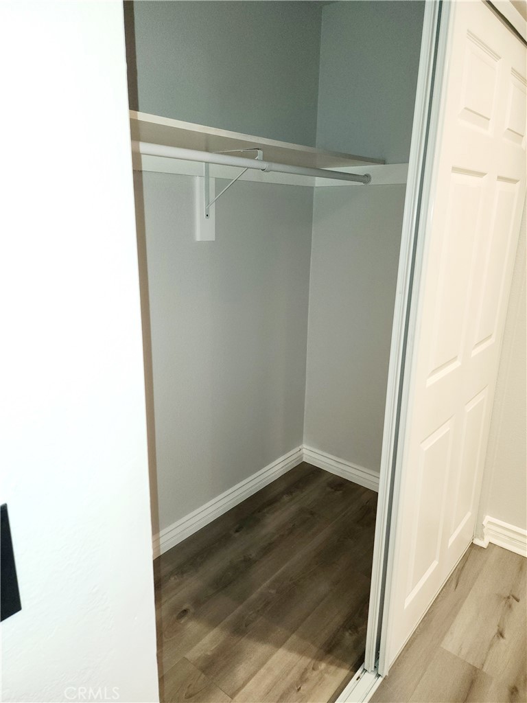 323 W 47th Property Photo 11