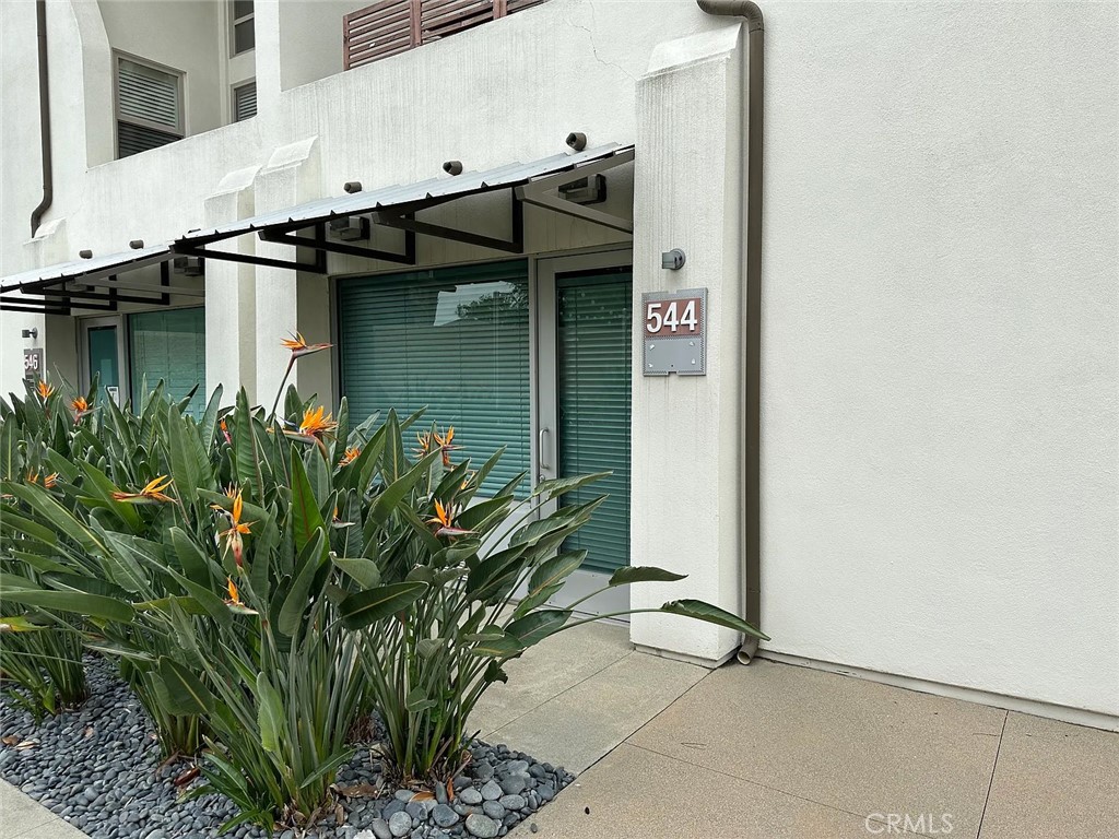 544 S Brea Property Photo 8