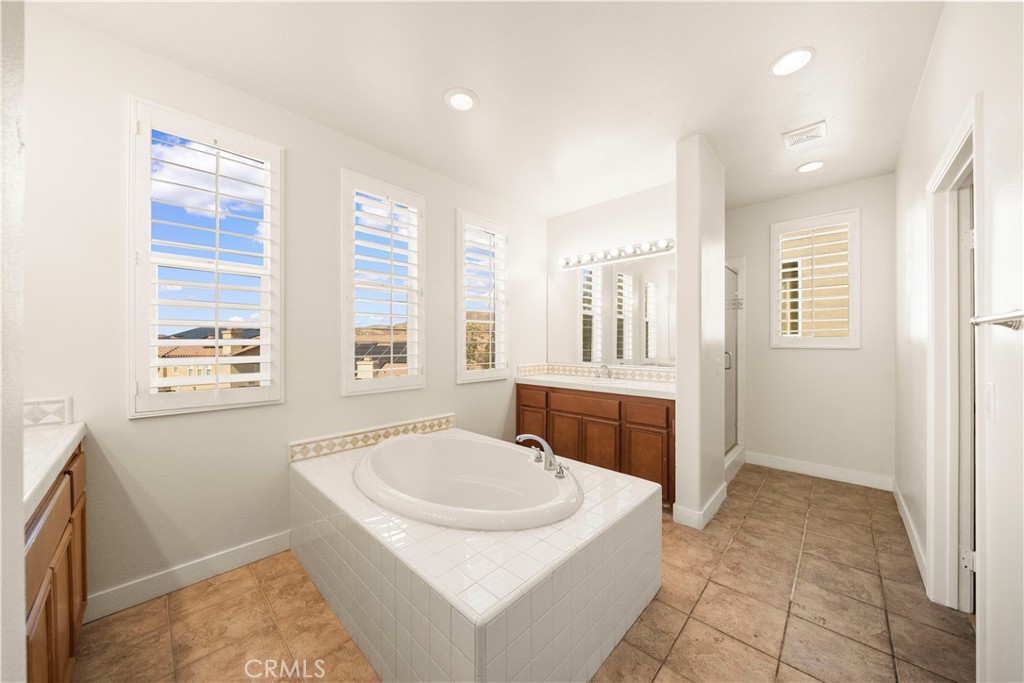 25122 Cliffrose Property Photo 16