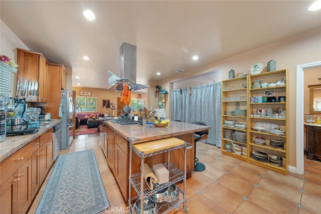 2516 Elsinore Street Property Photo 10