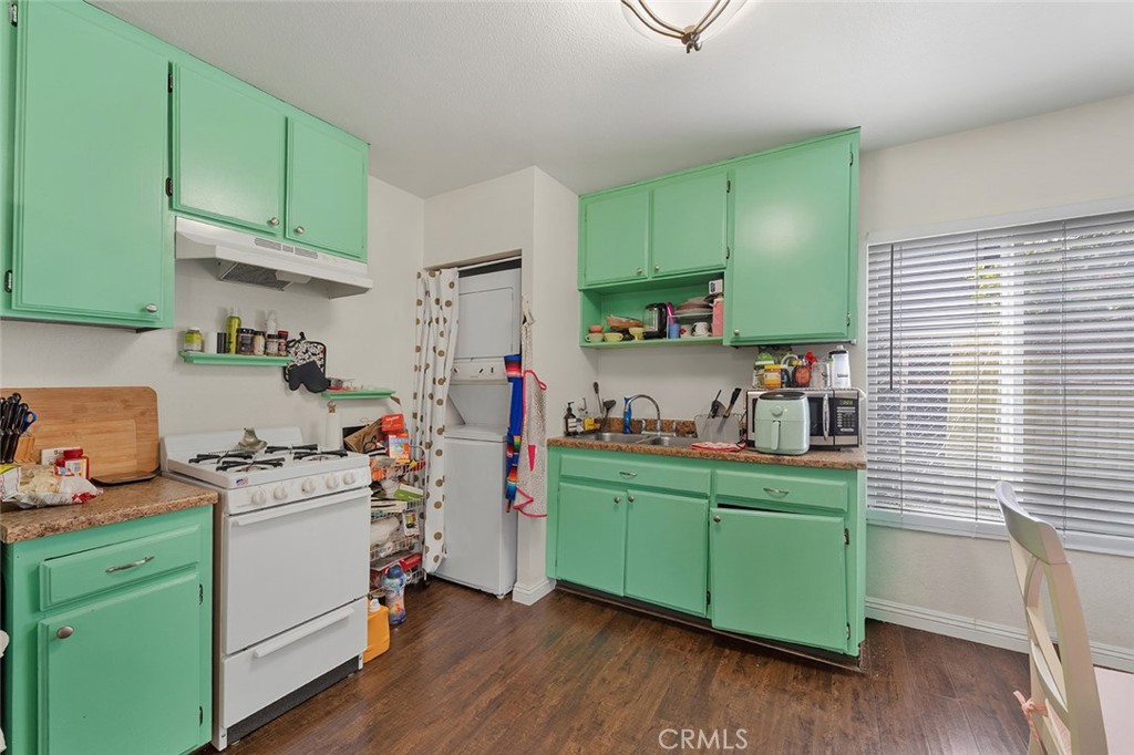 2516 Elsinore Street Property Photo 35