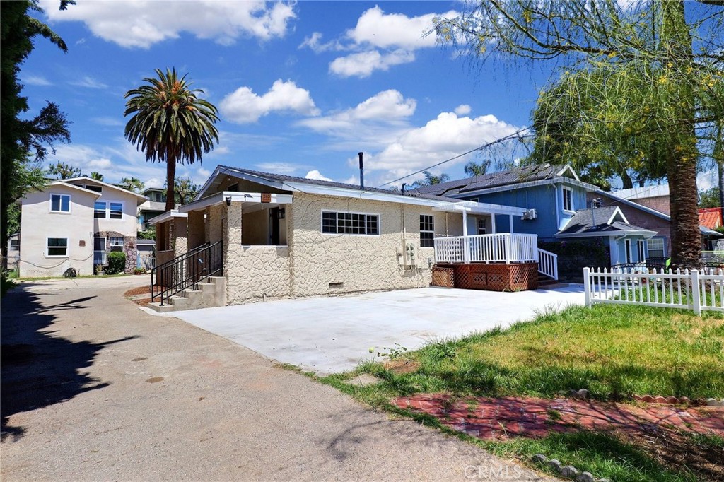 279 Parke Street Property Photo 9