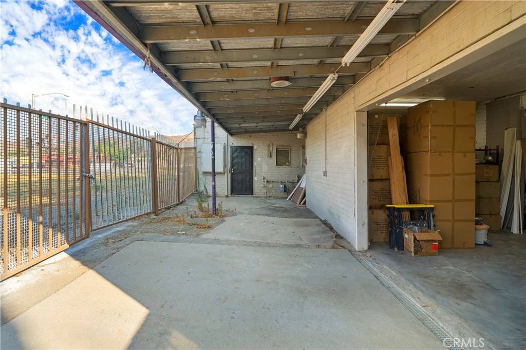 13659 Magnolia Avenue Property Photo 5