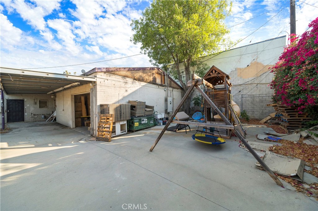 13659 Magnolia Avenue Property Photo 6