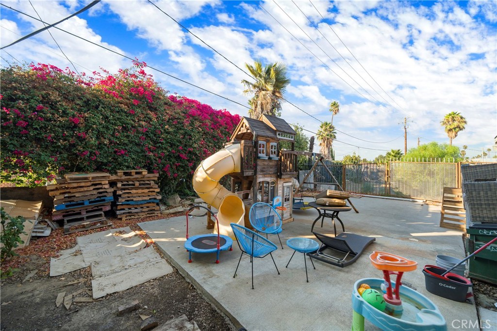 13659 Magnolia Avenue Property Photo 8