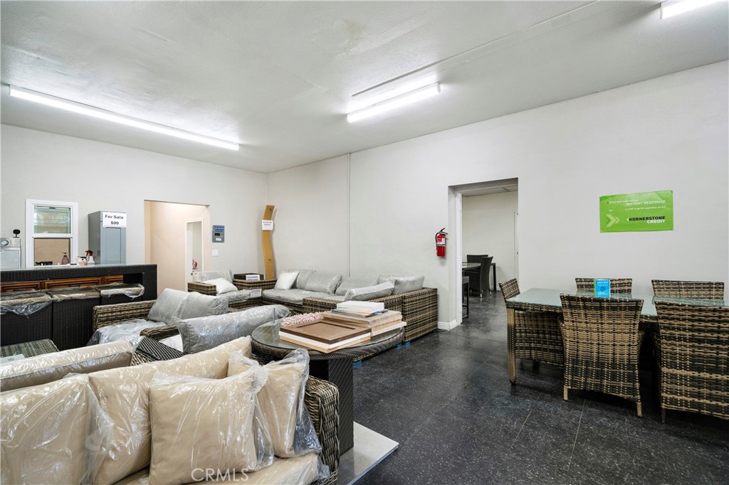 13659 Magnolia Avenue Property Photo 11