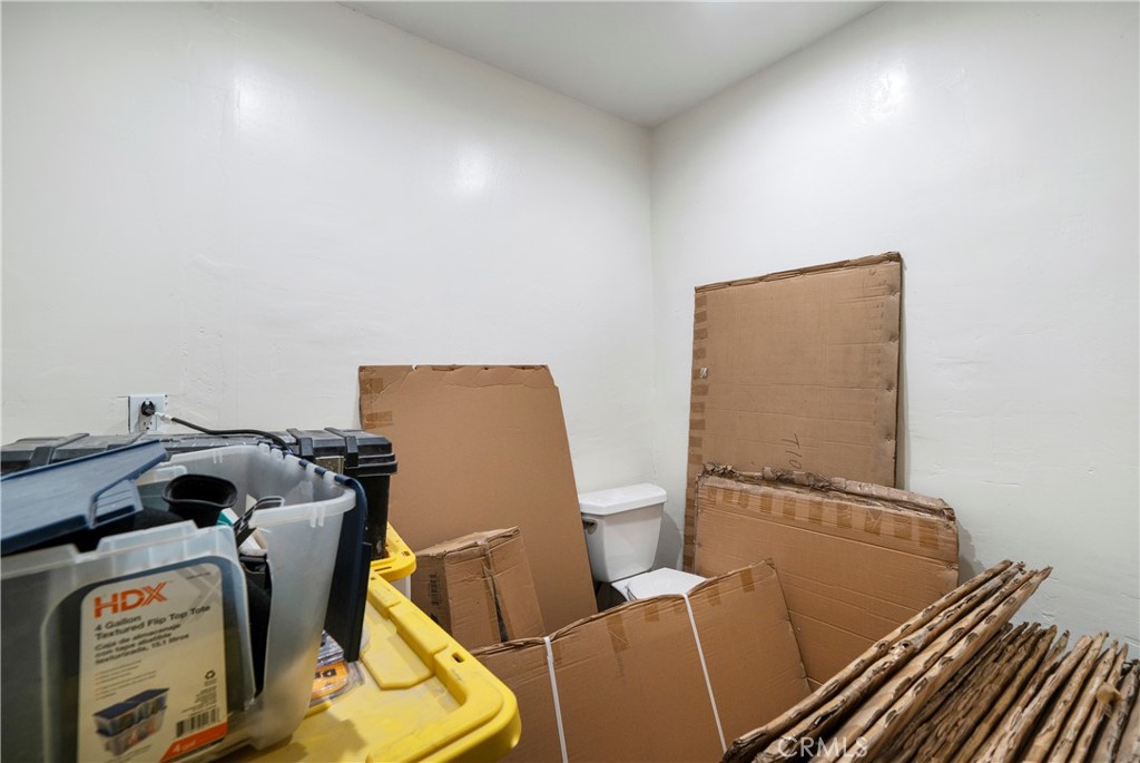 13659 Magnolia Avenue Property Photo 17