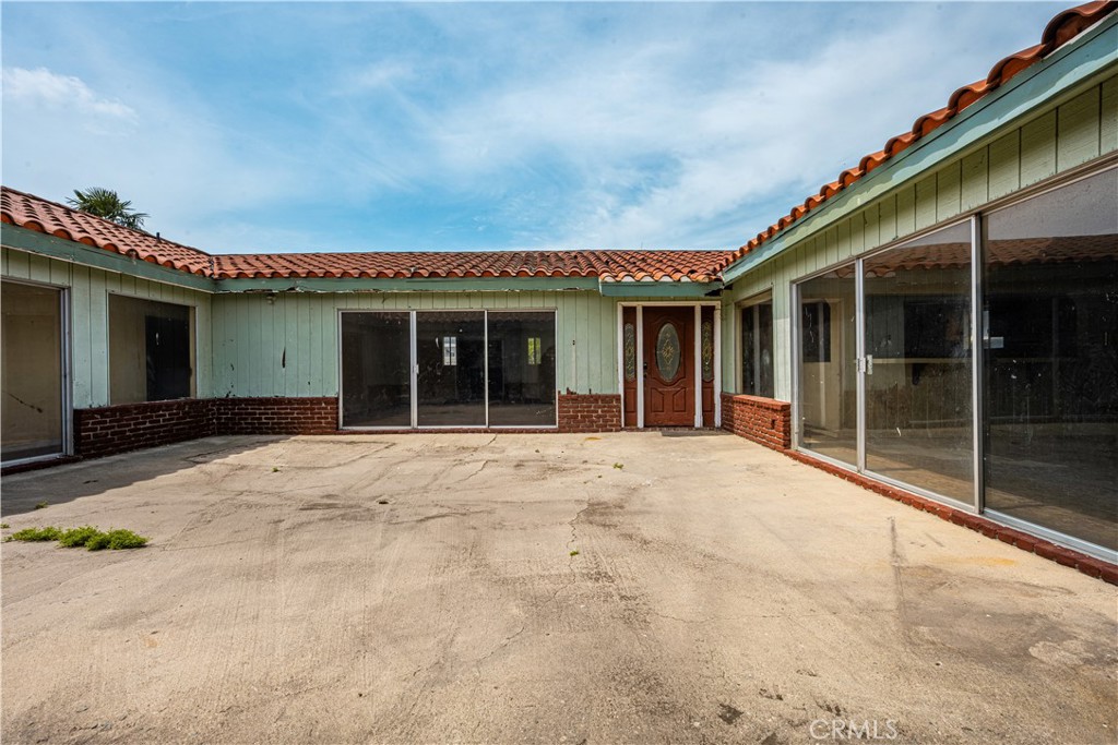 1405 S Center Avenue Property Photo 3