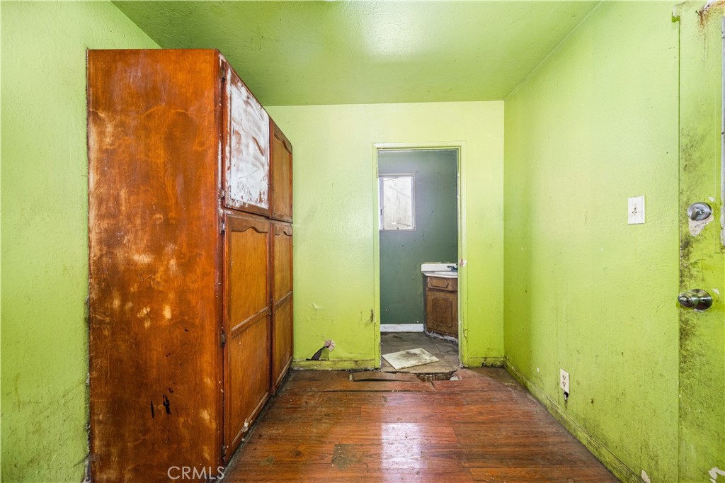 1405 S Center Avenue Property Photo 10