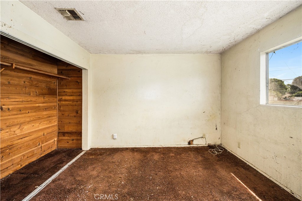 1405 S Center Avenue Property Photo 12