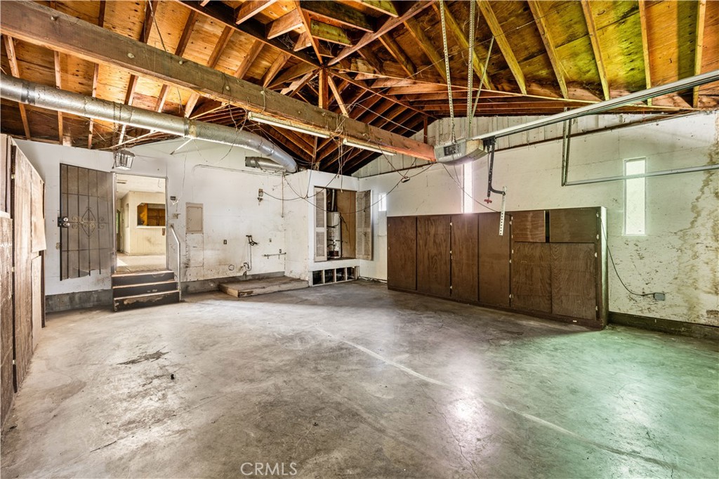 1405 S Center Avenue Property Photo 16