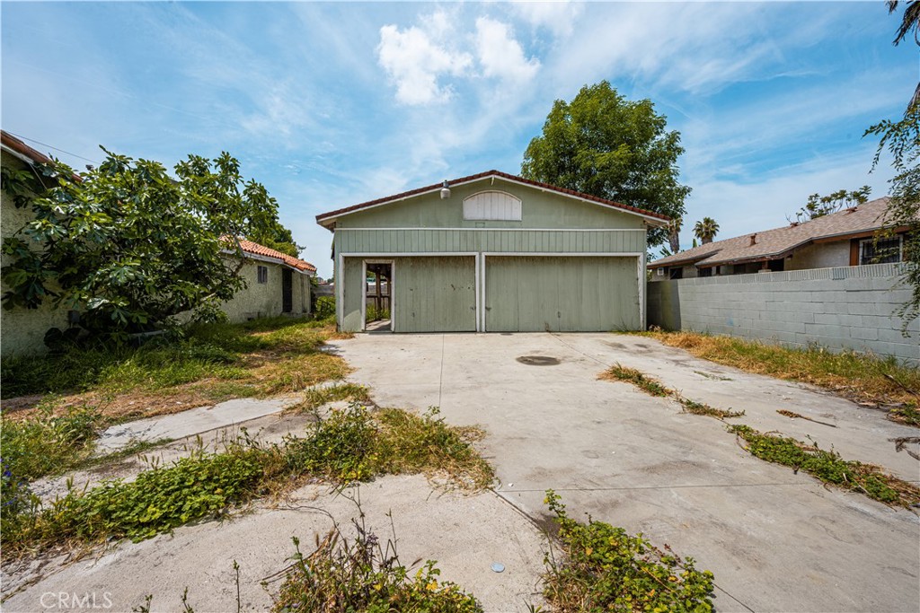 1405 S Center Avenue Property Photo 17