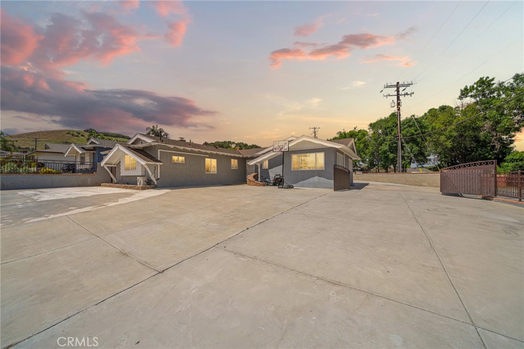 1105 Ameluxen Property Photo