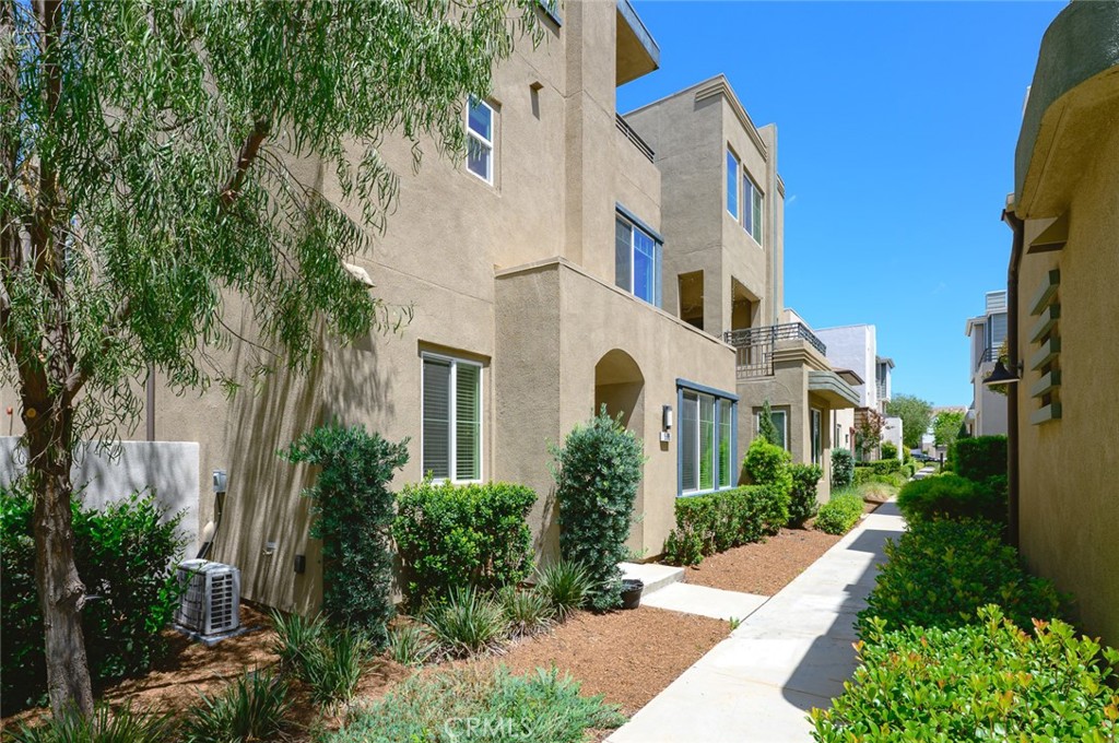 595 Cultivate Property Photo 1