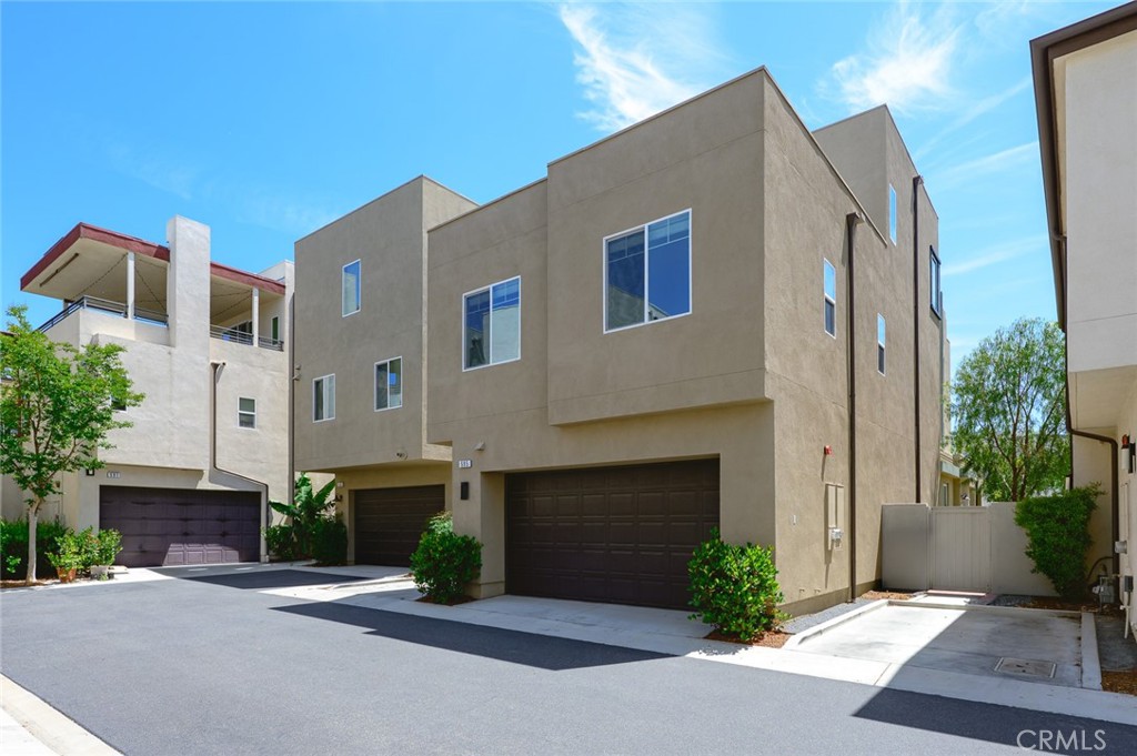 595 Cultivate Property Photo 4