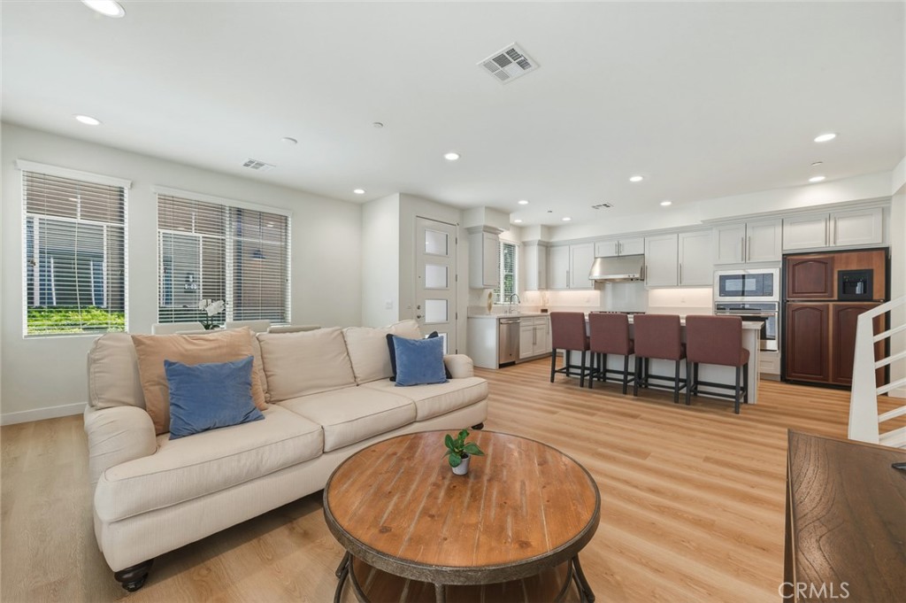 595 Cultivate Property Photo 11