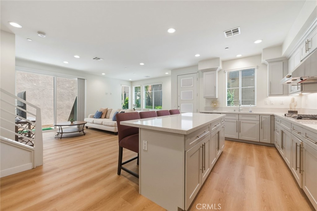 595 Cultivate Property Photo 17