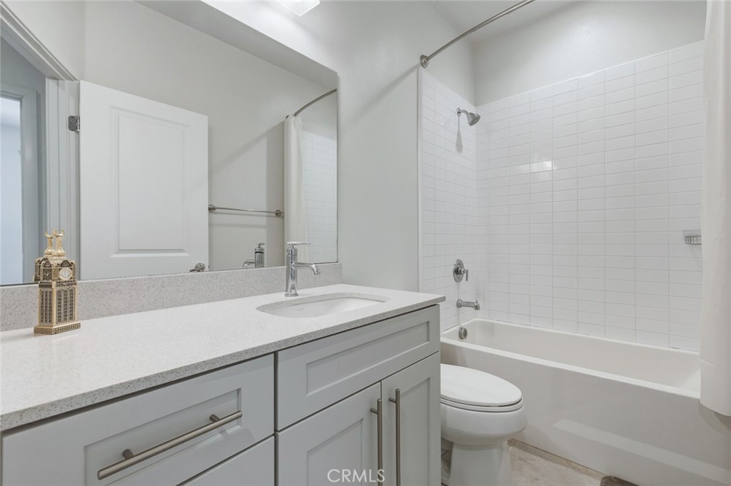 595 Cultivate Property Photo 26