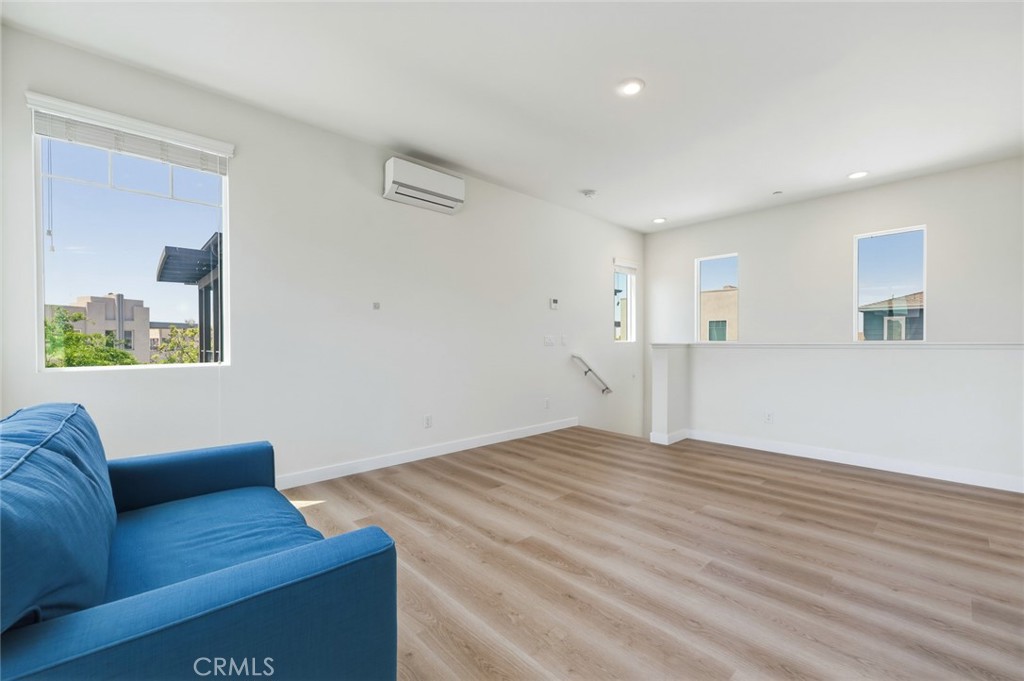 595 Cultivate Property Photo 32