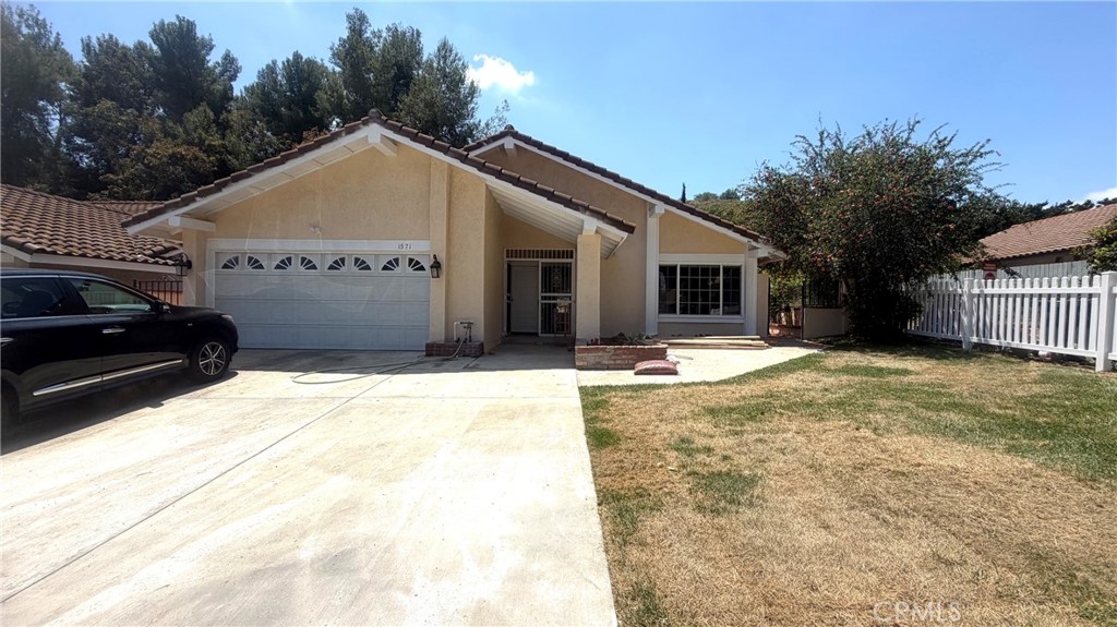 1571 Kiowa Crest Drive Property Photo 1