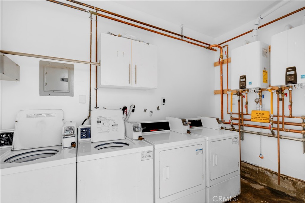 518 E Washington Property Photo 15
