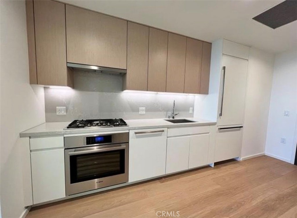 877 Francisco 1518 Property Photo 10