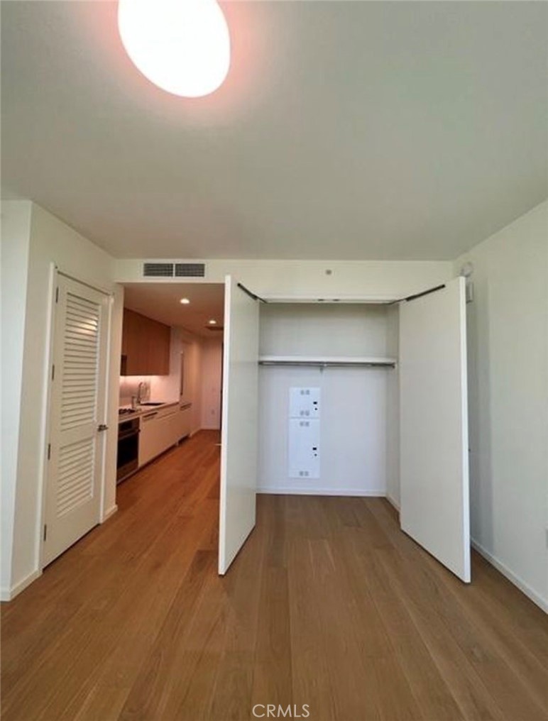877 Francisco 1518 Property Photo 11