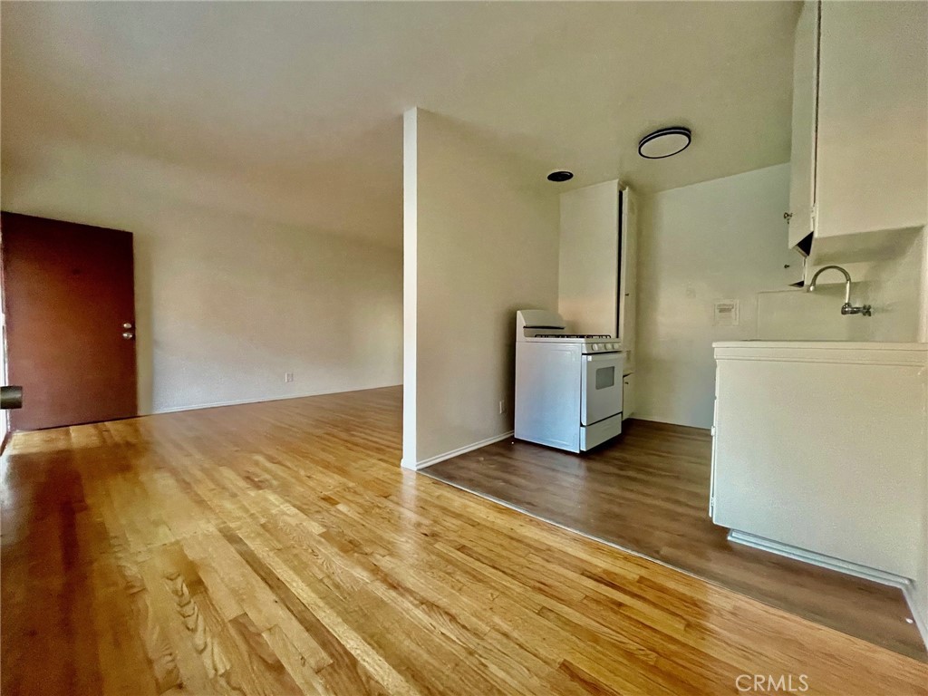 1433 N Bronson Avenue 6 Property Photo 7