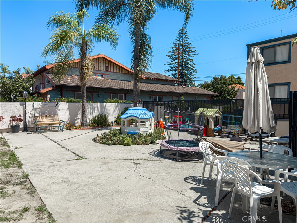 519 N Chandler Avenue A Property Photo 33