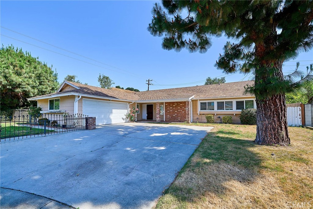 14403 Crystal Lattern Property Photo 1