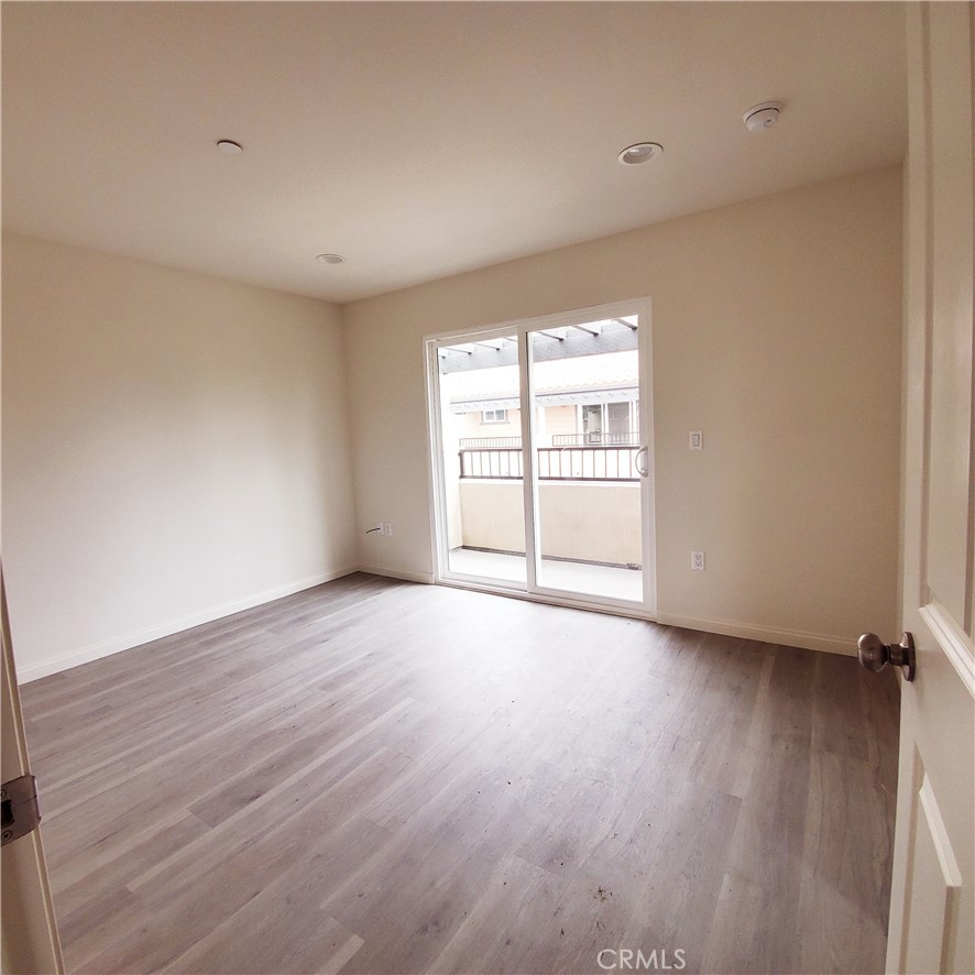 10341 Western Avenue Property Photo 13