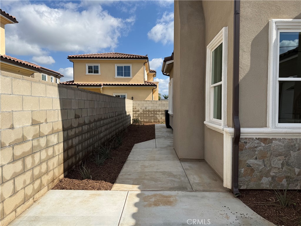 1538 Arland Property Photo 3